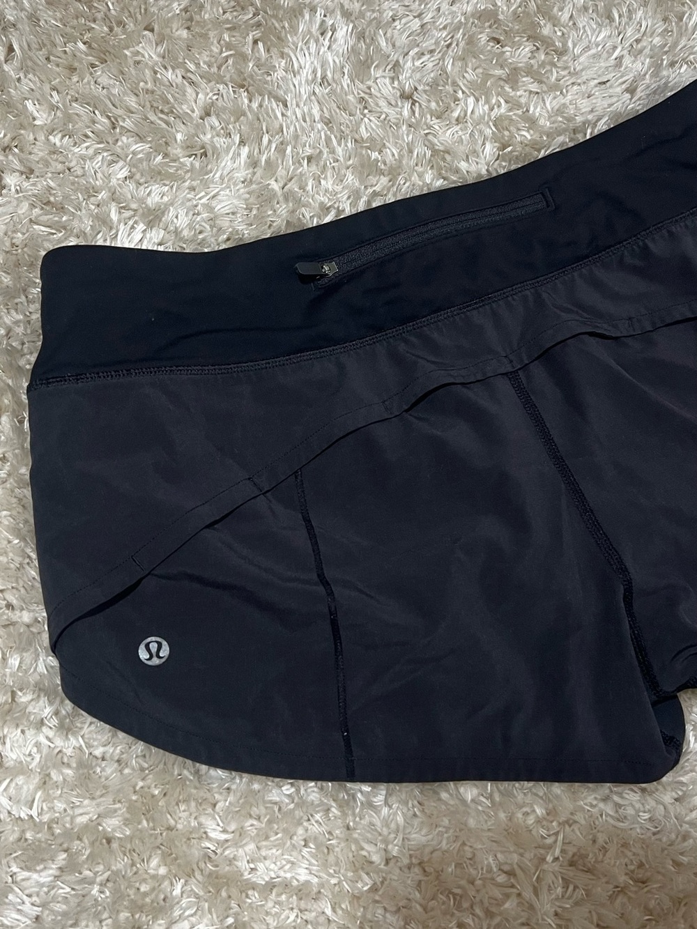 Lululemon Speed Up shorts - Picture 7 of 7